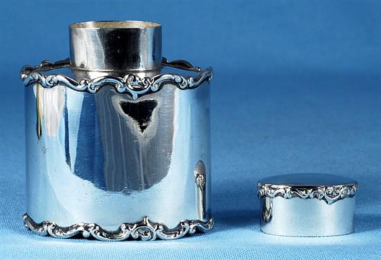 An Edwardian silver tea caddy and cover, Height 90mm Weight 4.4oz/126 grms